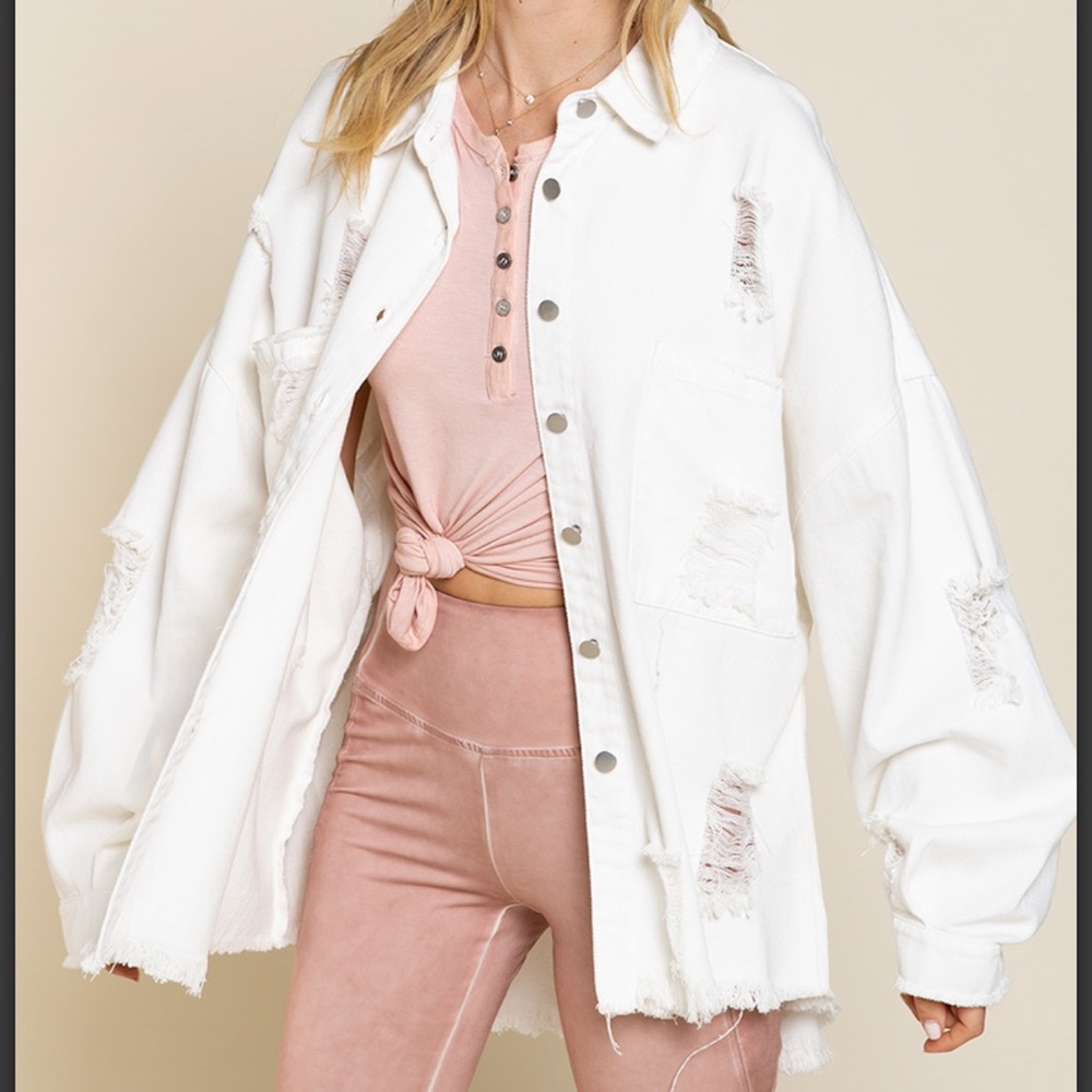 P7048–POL (🚨 2 colors) — COLOR DENIM DISTRESSED JACKET - Picture 6 of 7